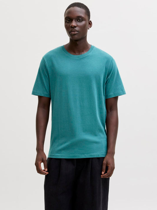 model_shot-front