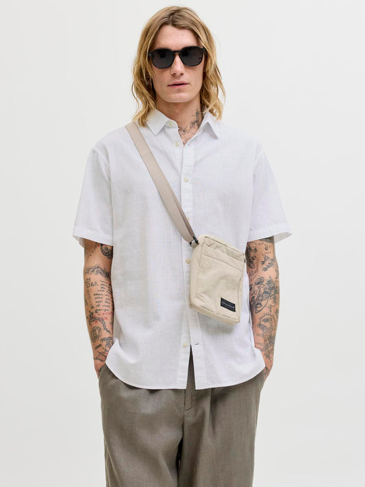 model_shot-front