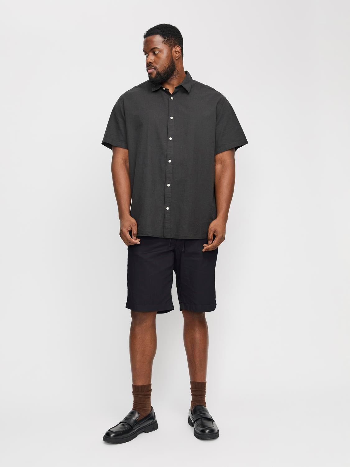 model_shot-front_full
