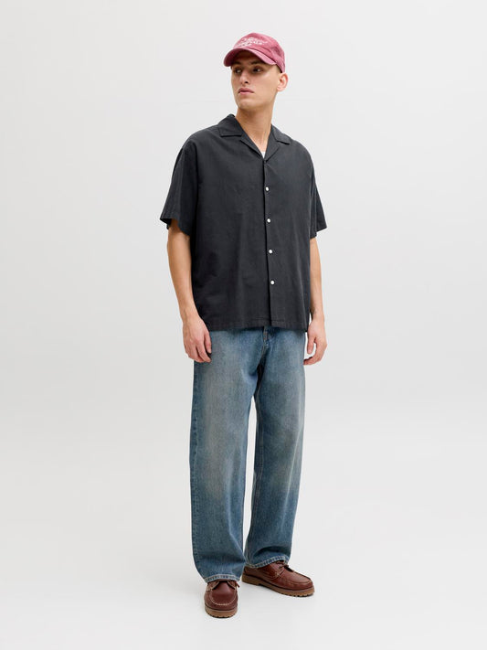 model_shot-front_full