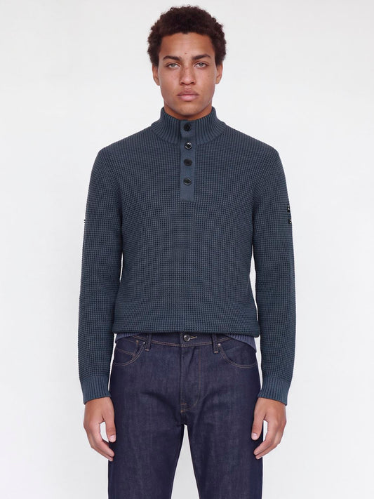 model_shot-front