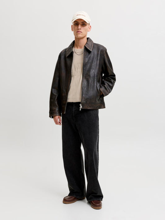 model_shot-front_full