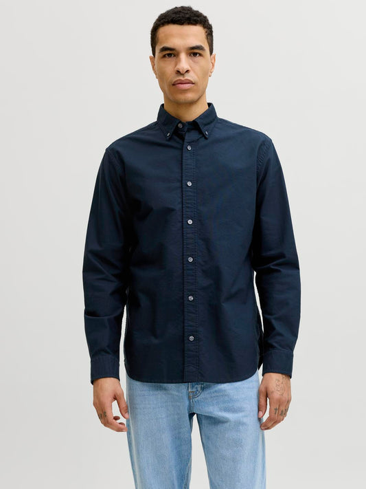 model_shot-front