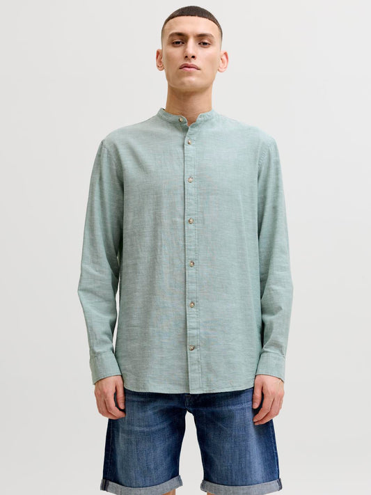 model_shot-front