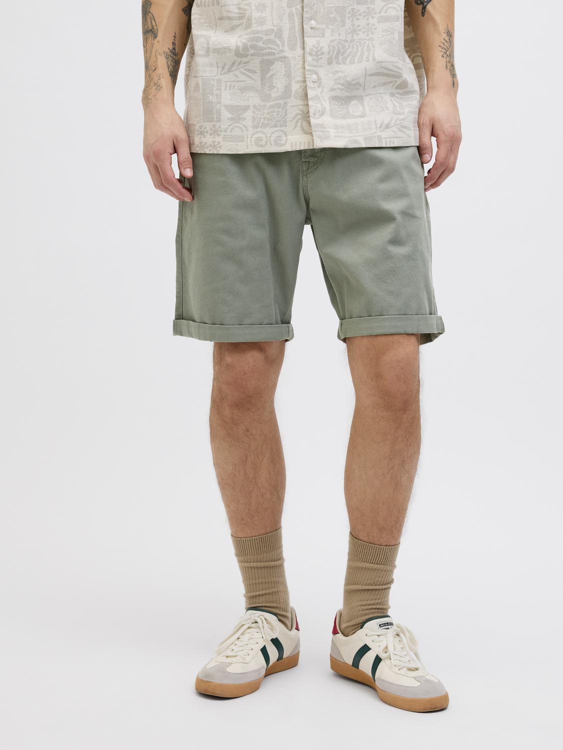 model_shot-front