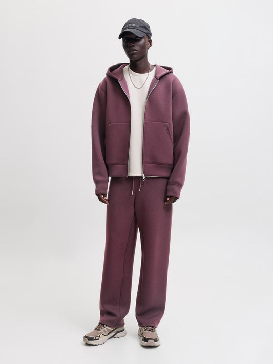 model_shot-front_full
