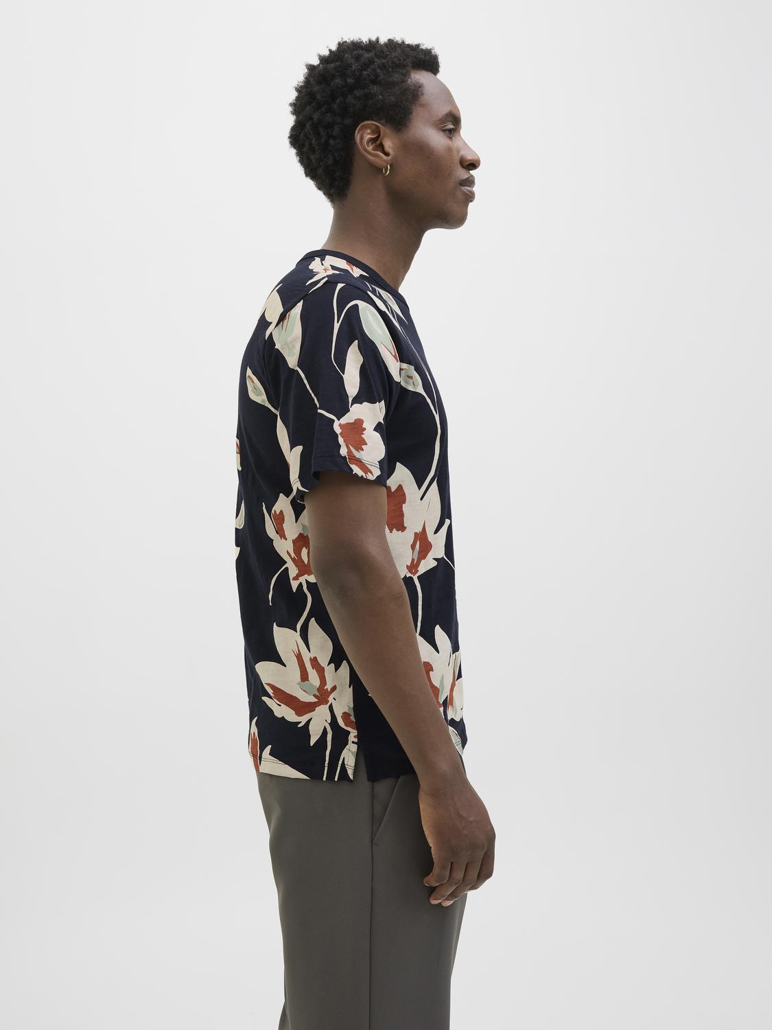 model_shot-detail