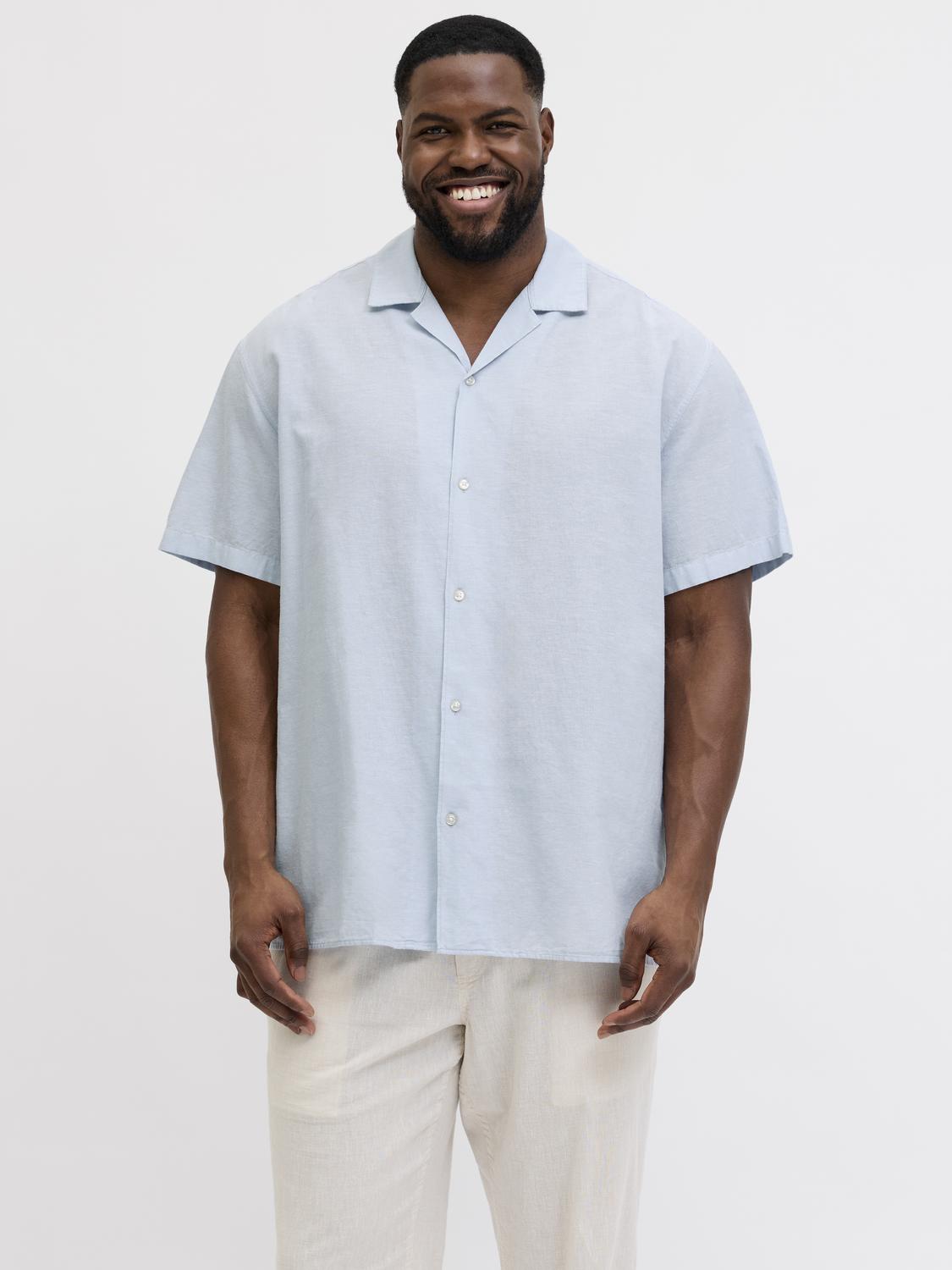 model_shot-front