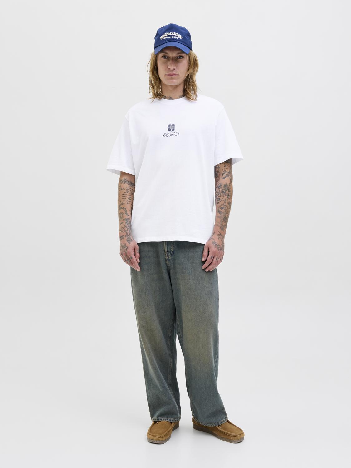 model_shot-front_full