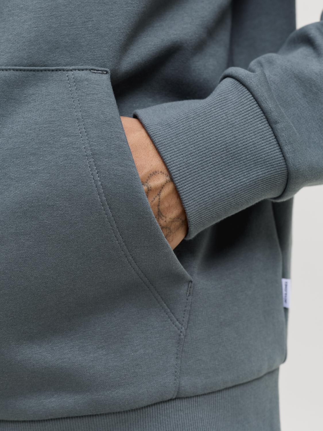 model_shot-detail