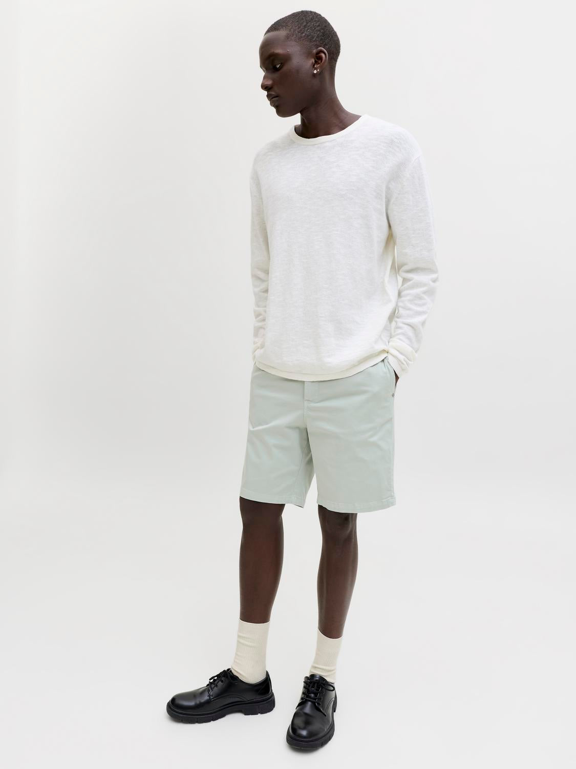 model_shot-creative