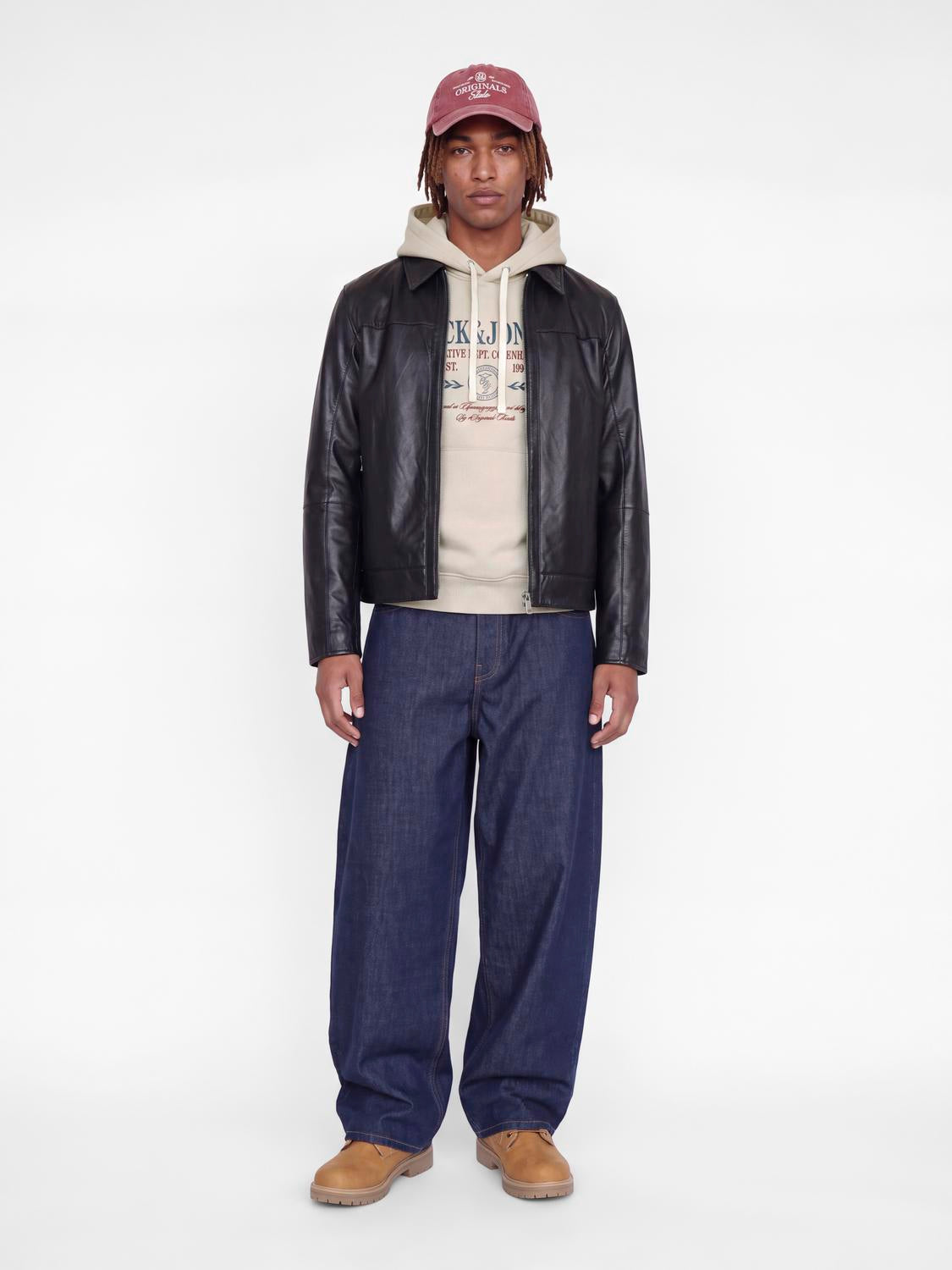 model_shot-front_full