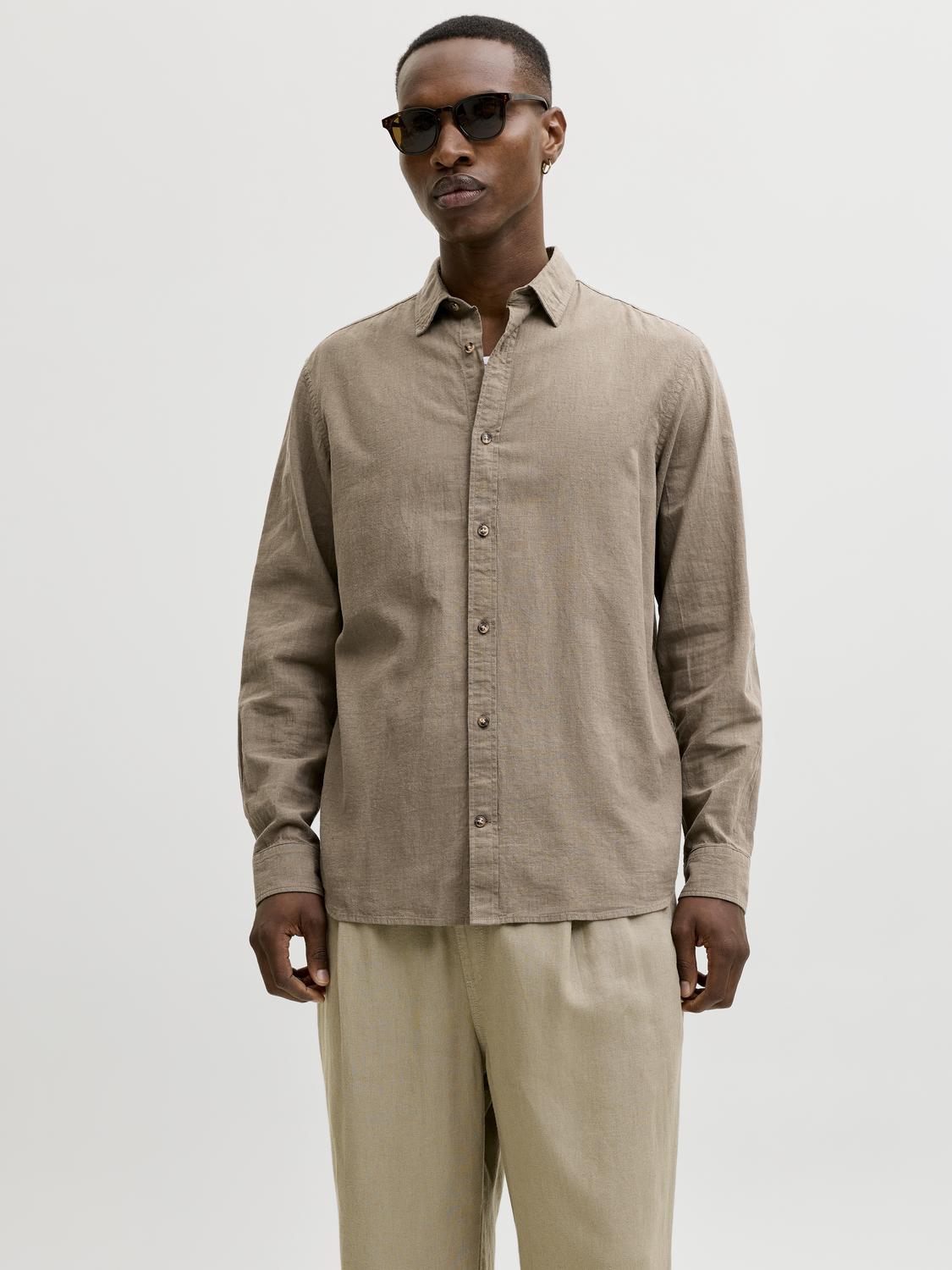 model_shot-front