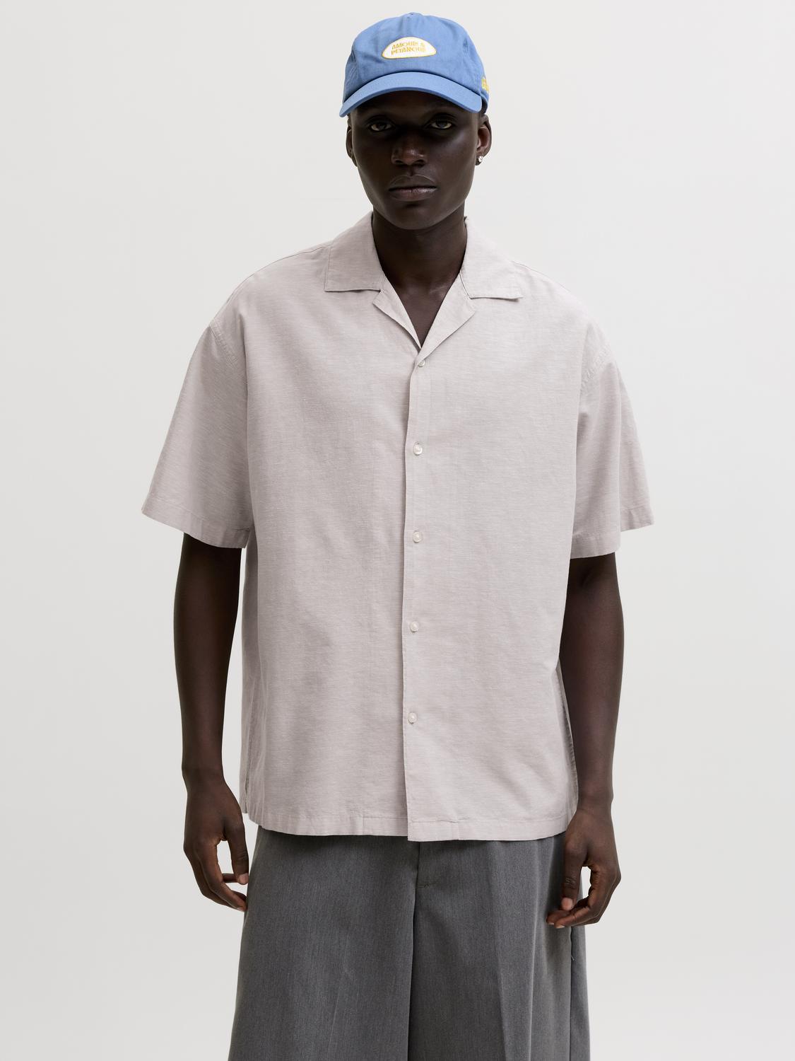 model_shot-front