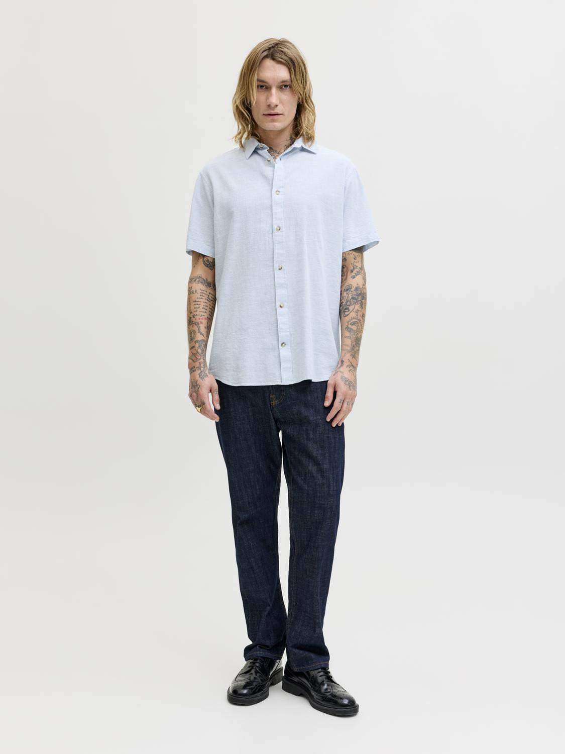 model_shot-front_full