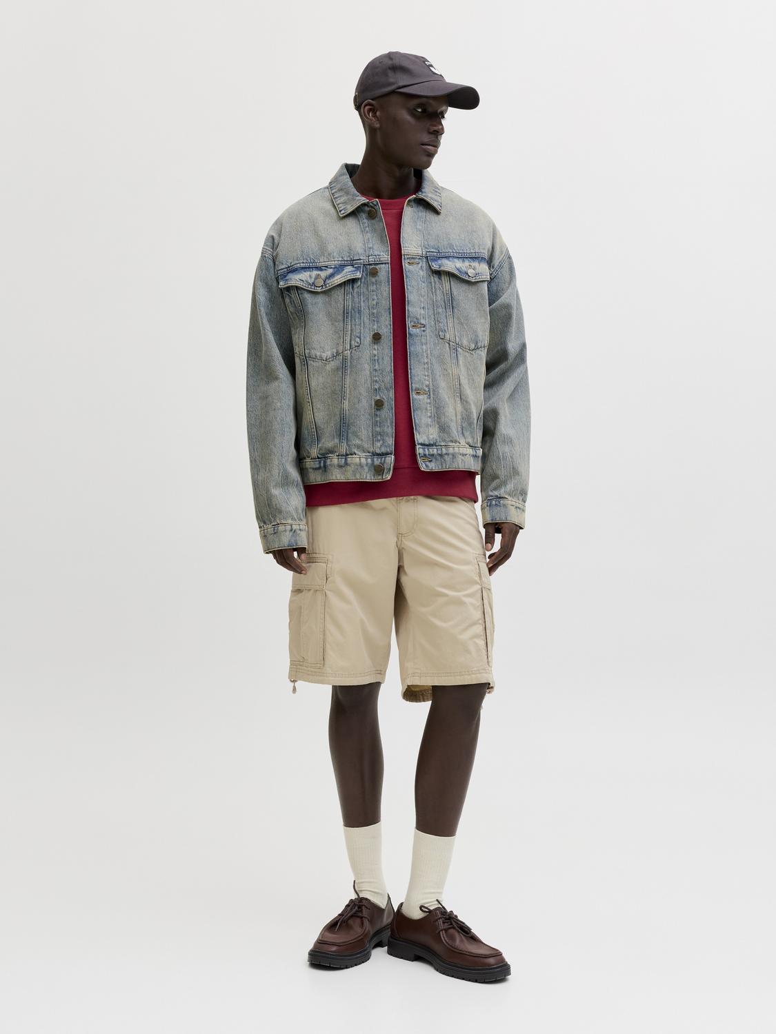 model_shot-front_full