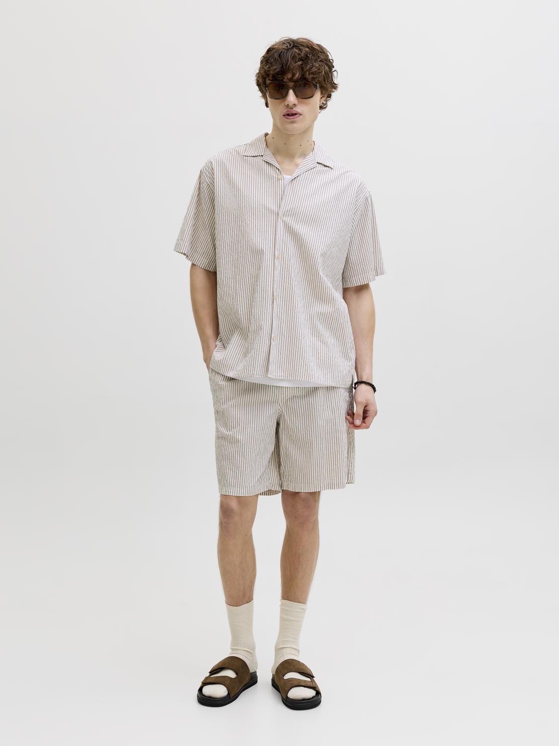 model_shot-front_full