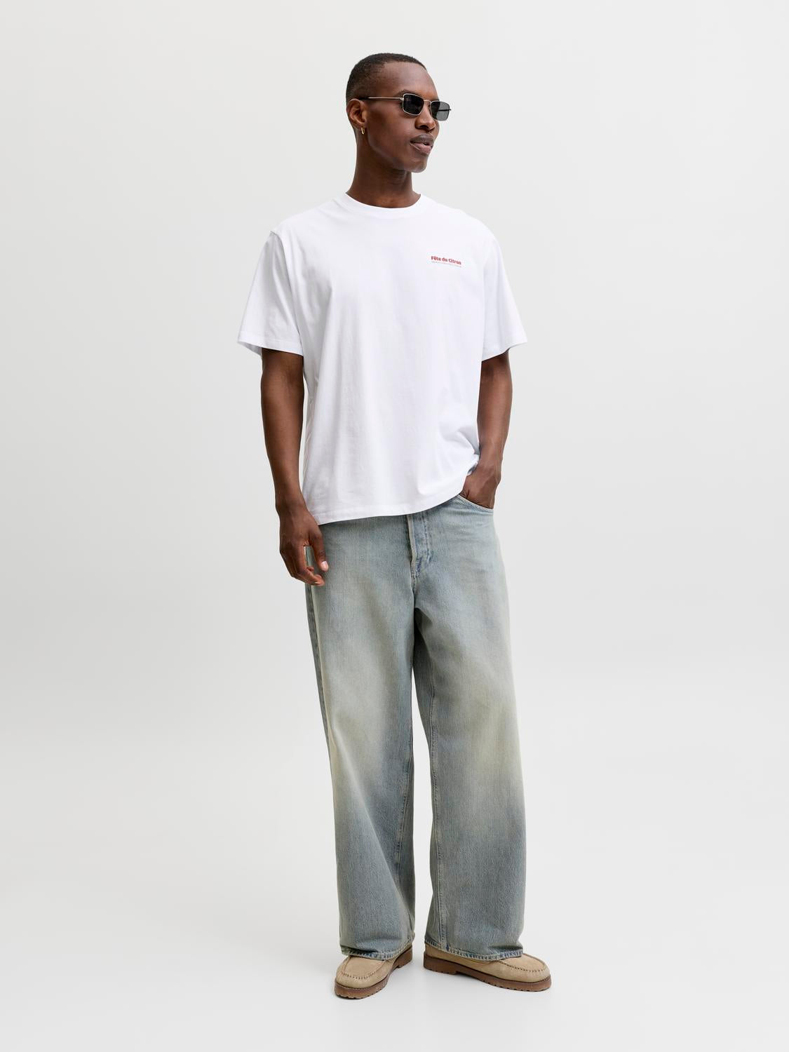 model_shot-front_full
