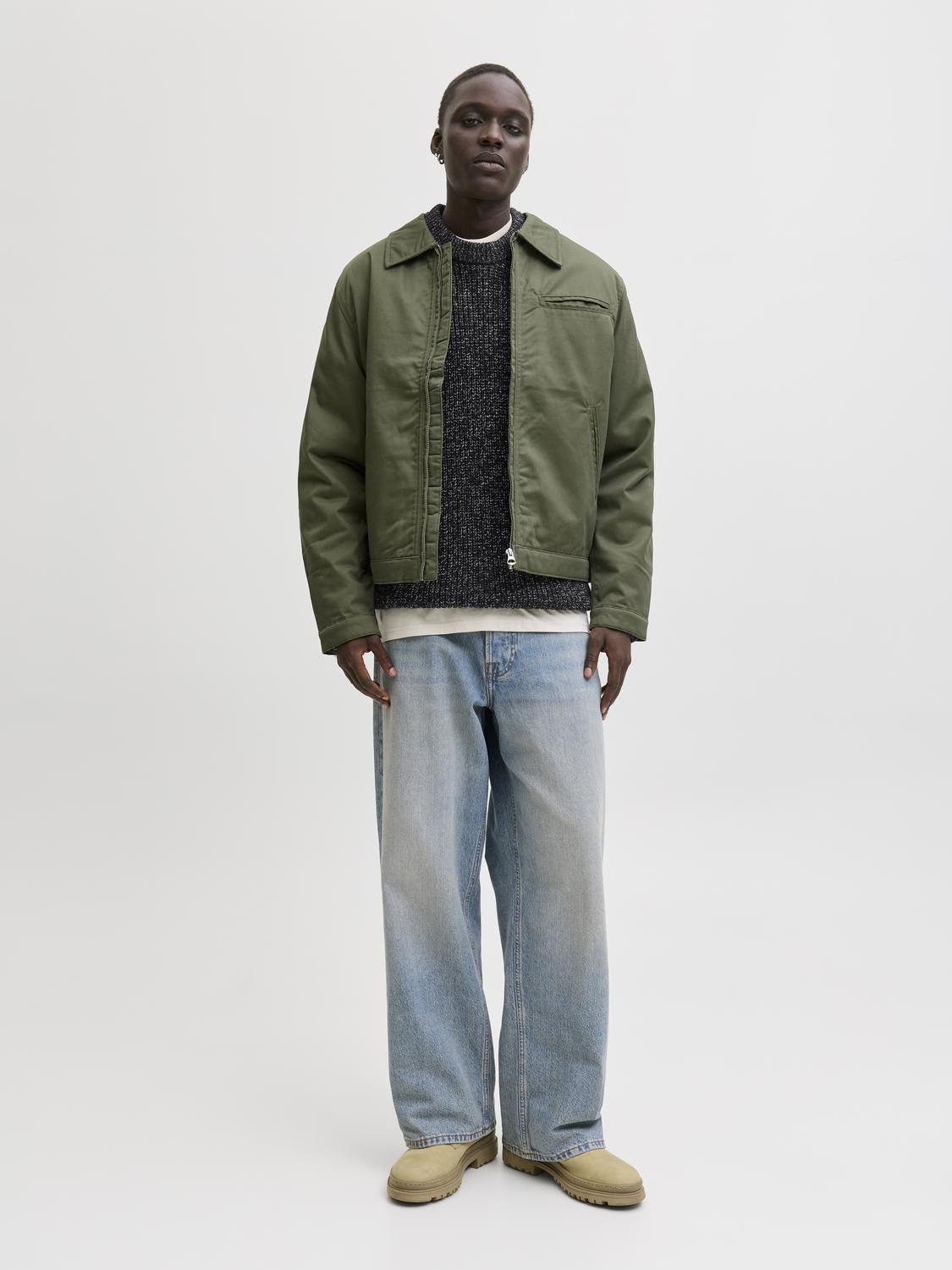 model_shot-front_full