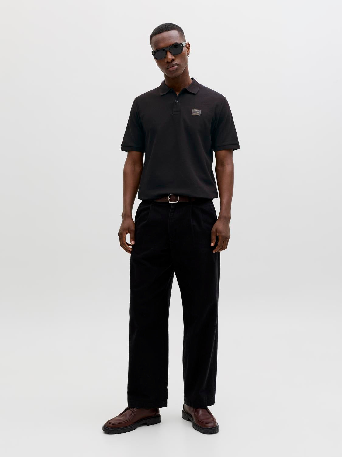 model_shot-front_full