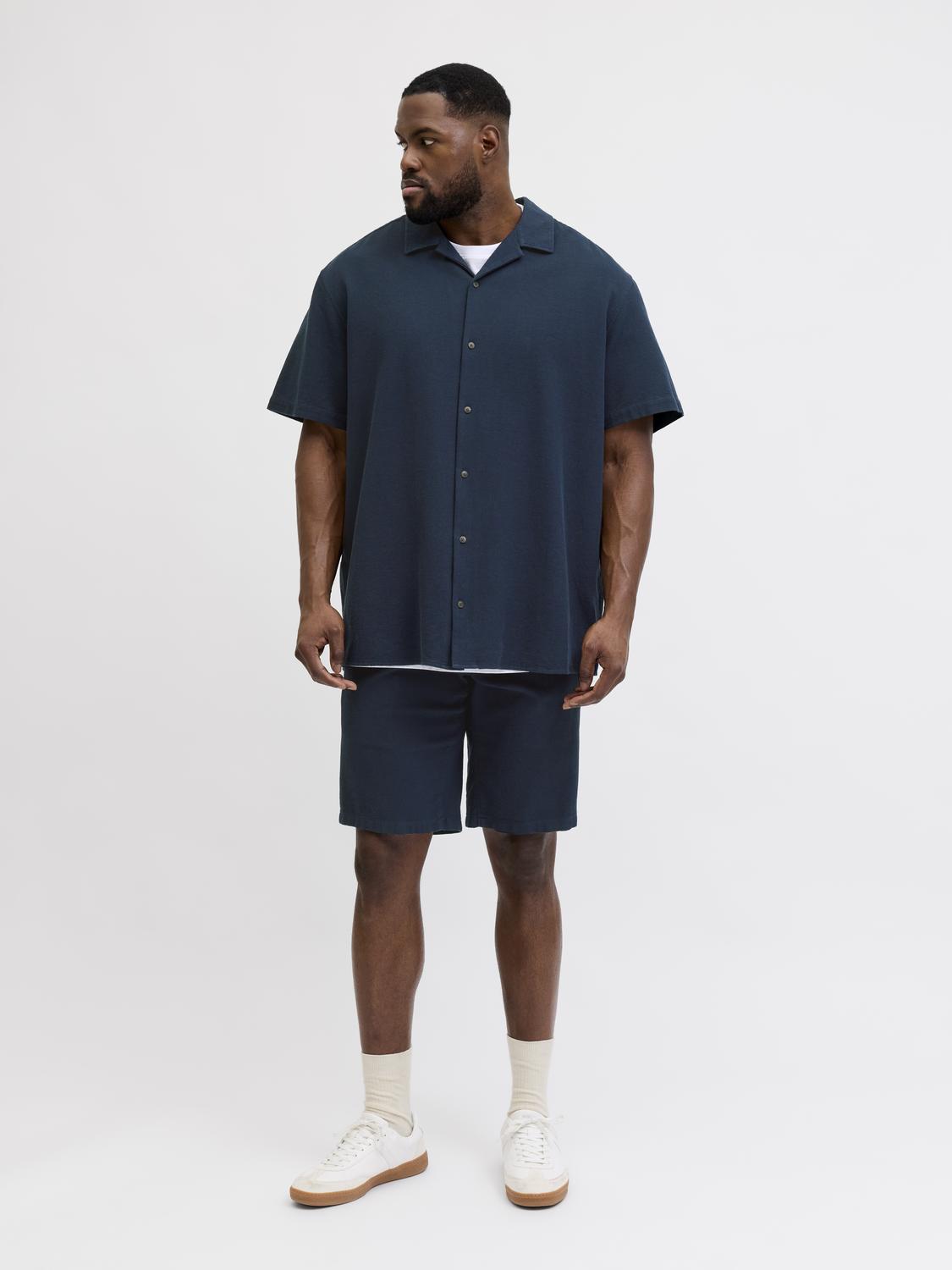 model_shot-front_full