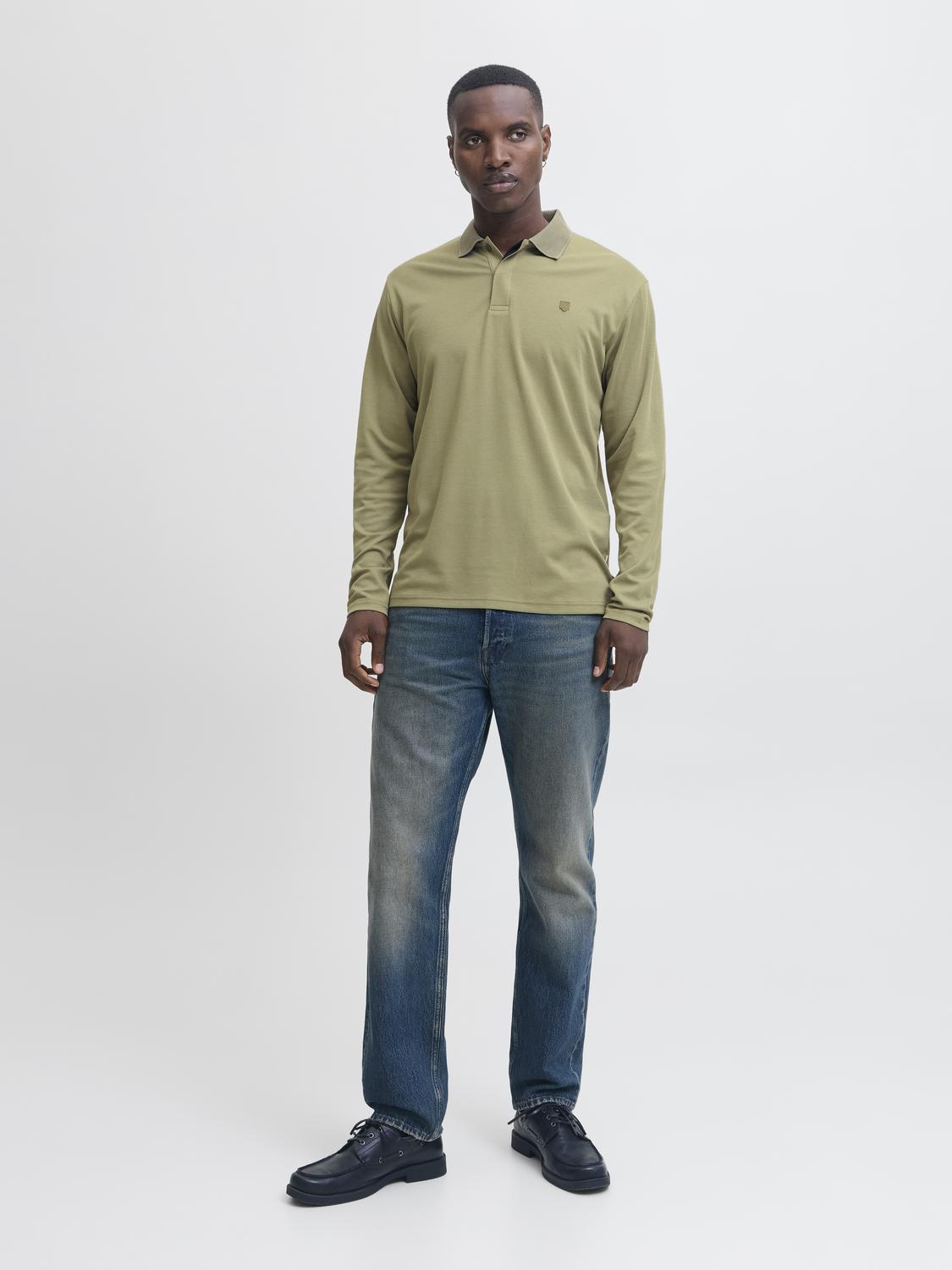 model_shot-front_full