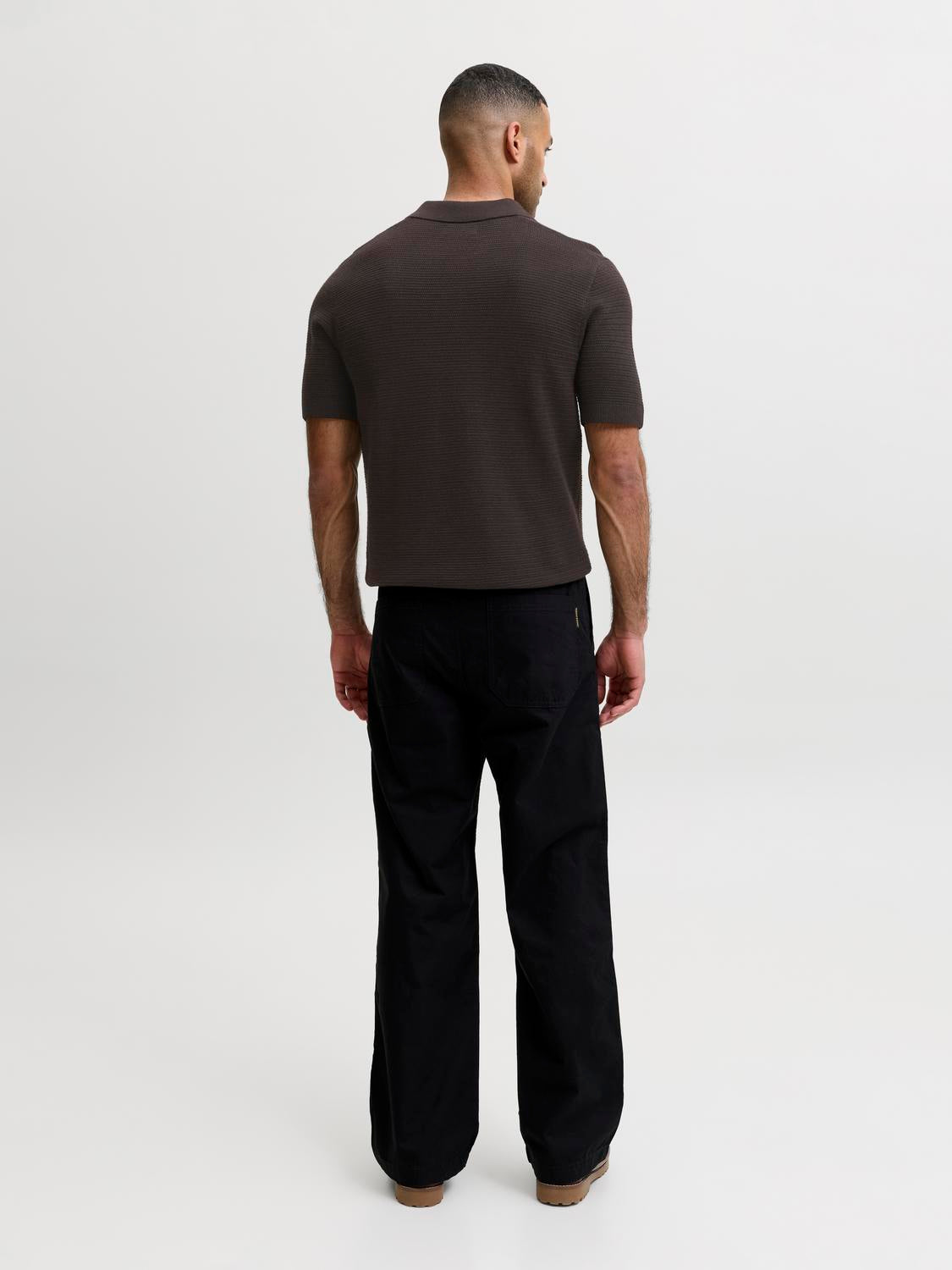 model_shot-back