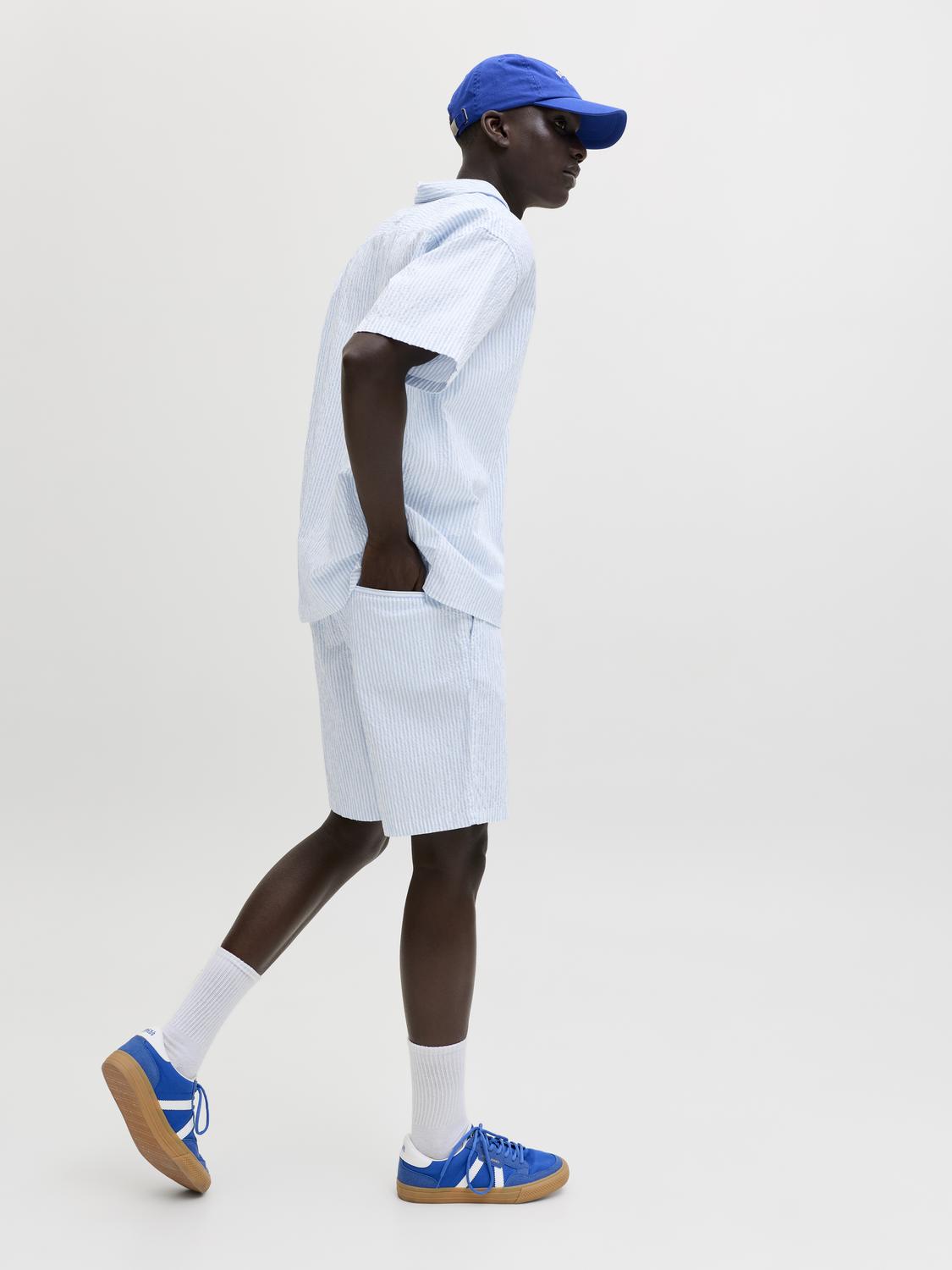 model_shot-creative