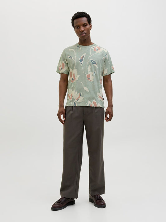model_shot-front_full