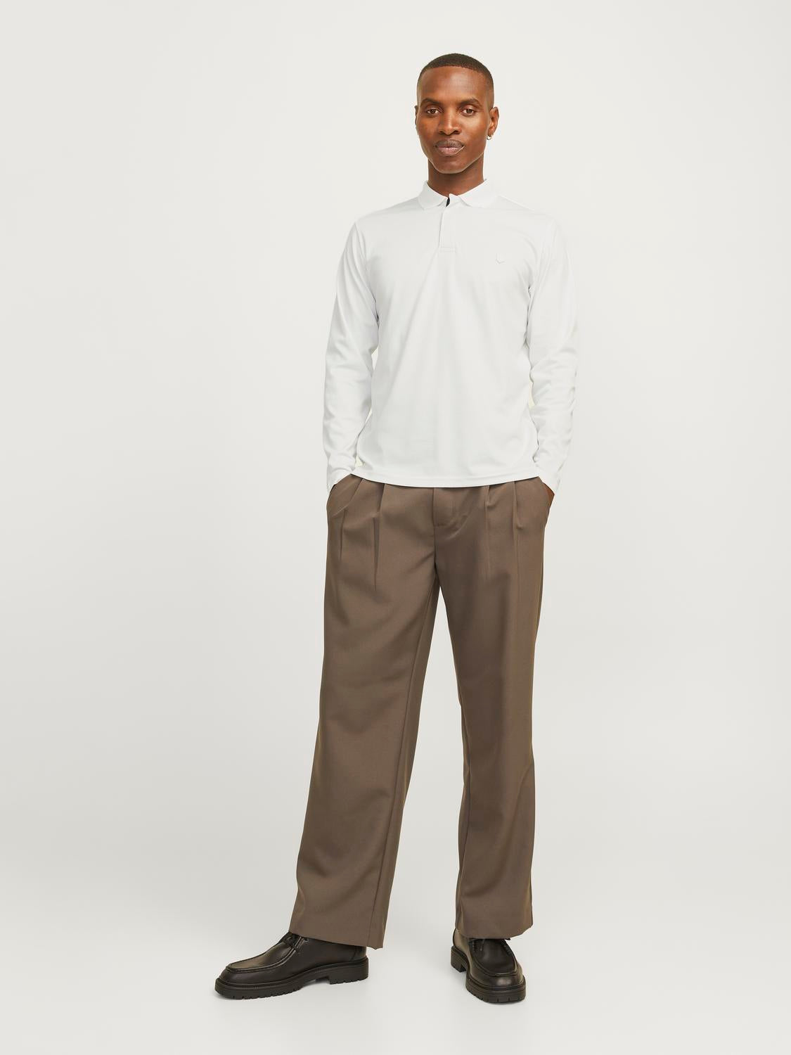 model_shot-front_full