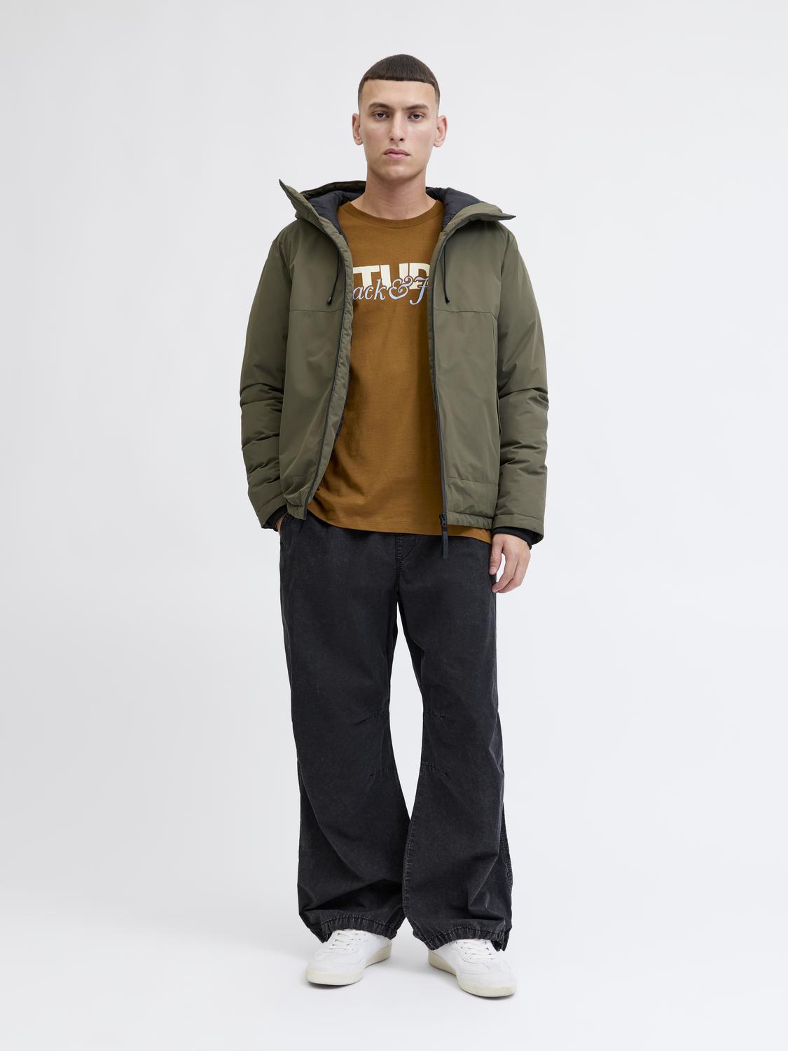 model_shot-front_full