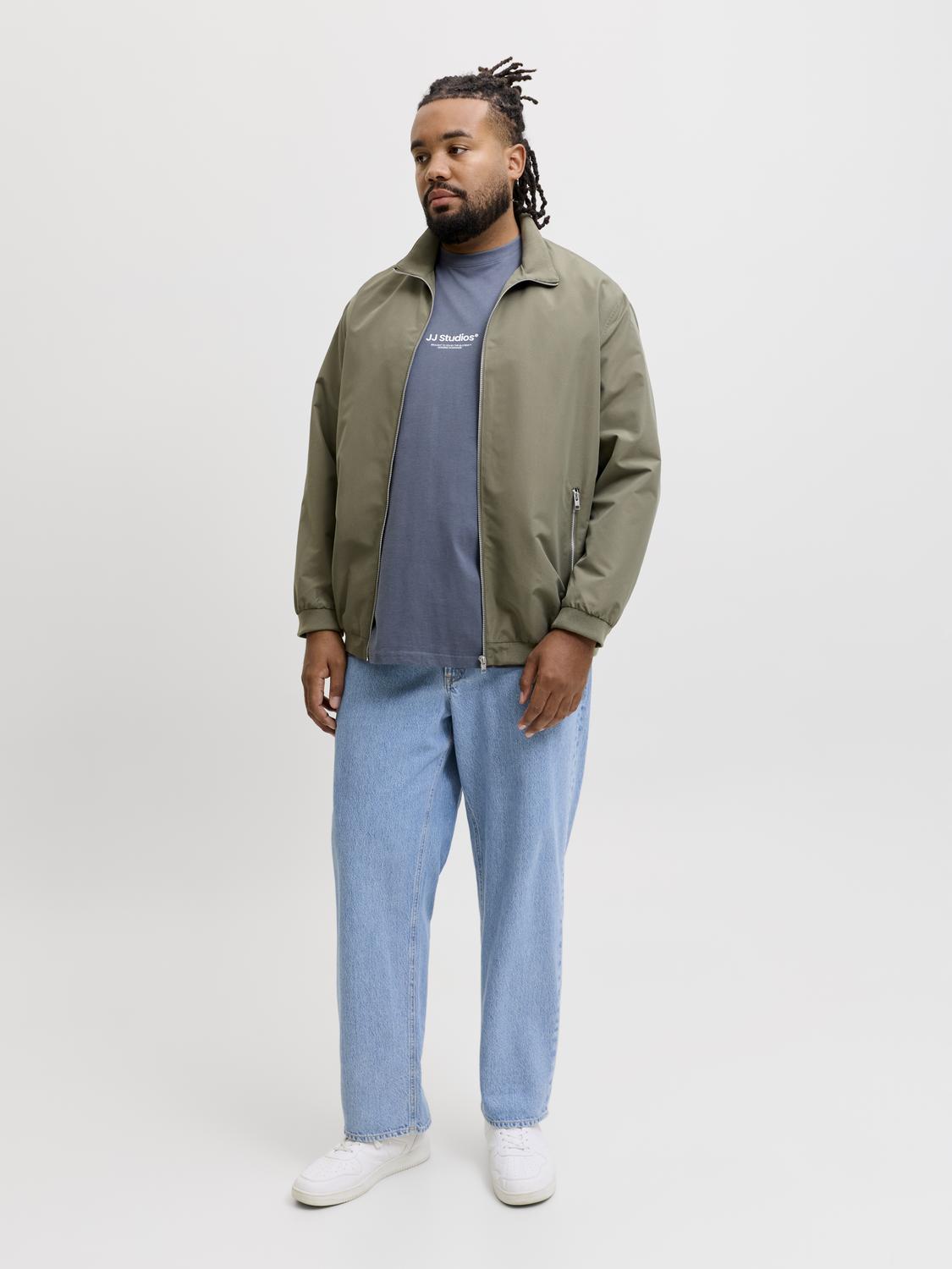 model_shot-front_full