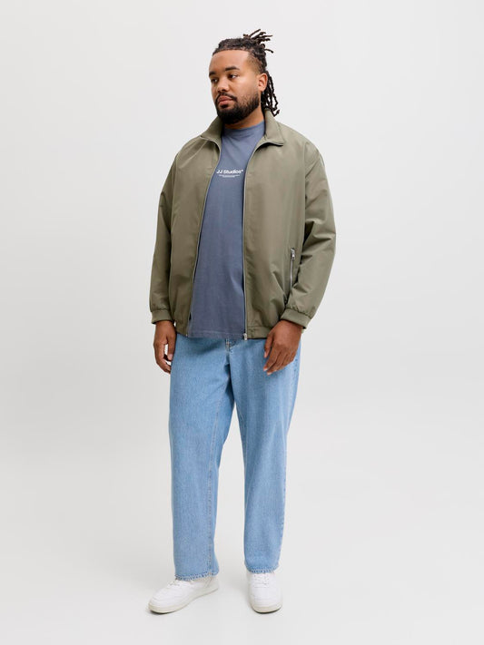 model_shot-front_full