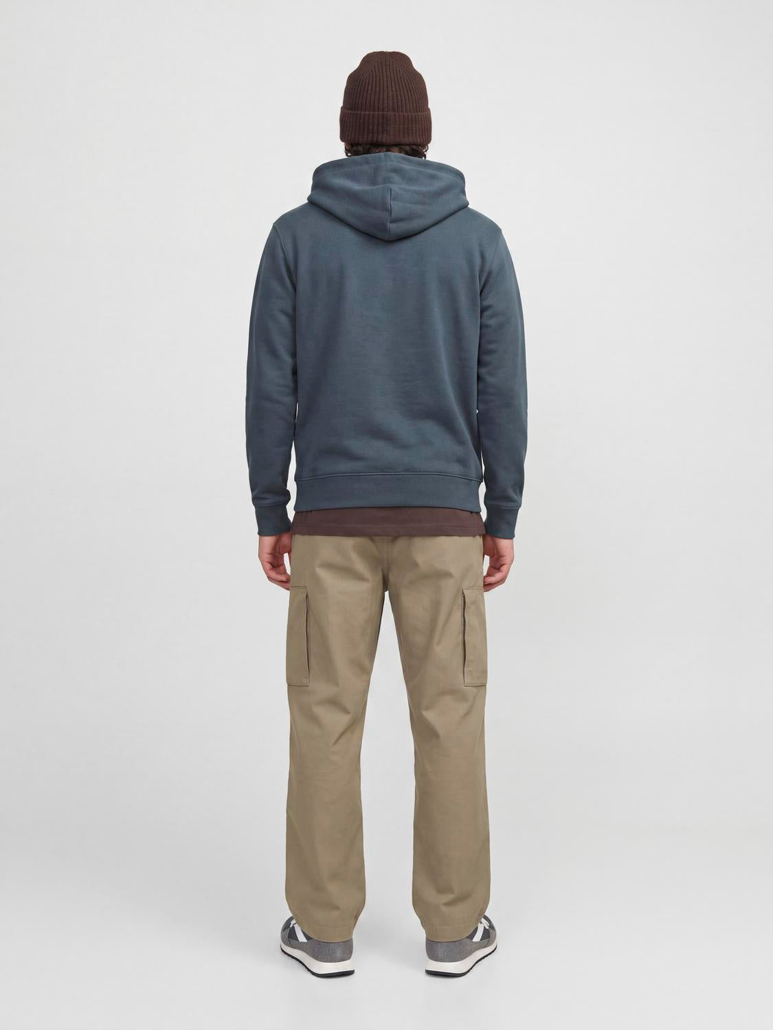model_shot-back