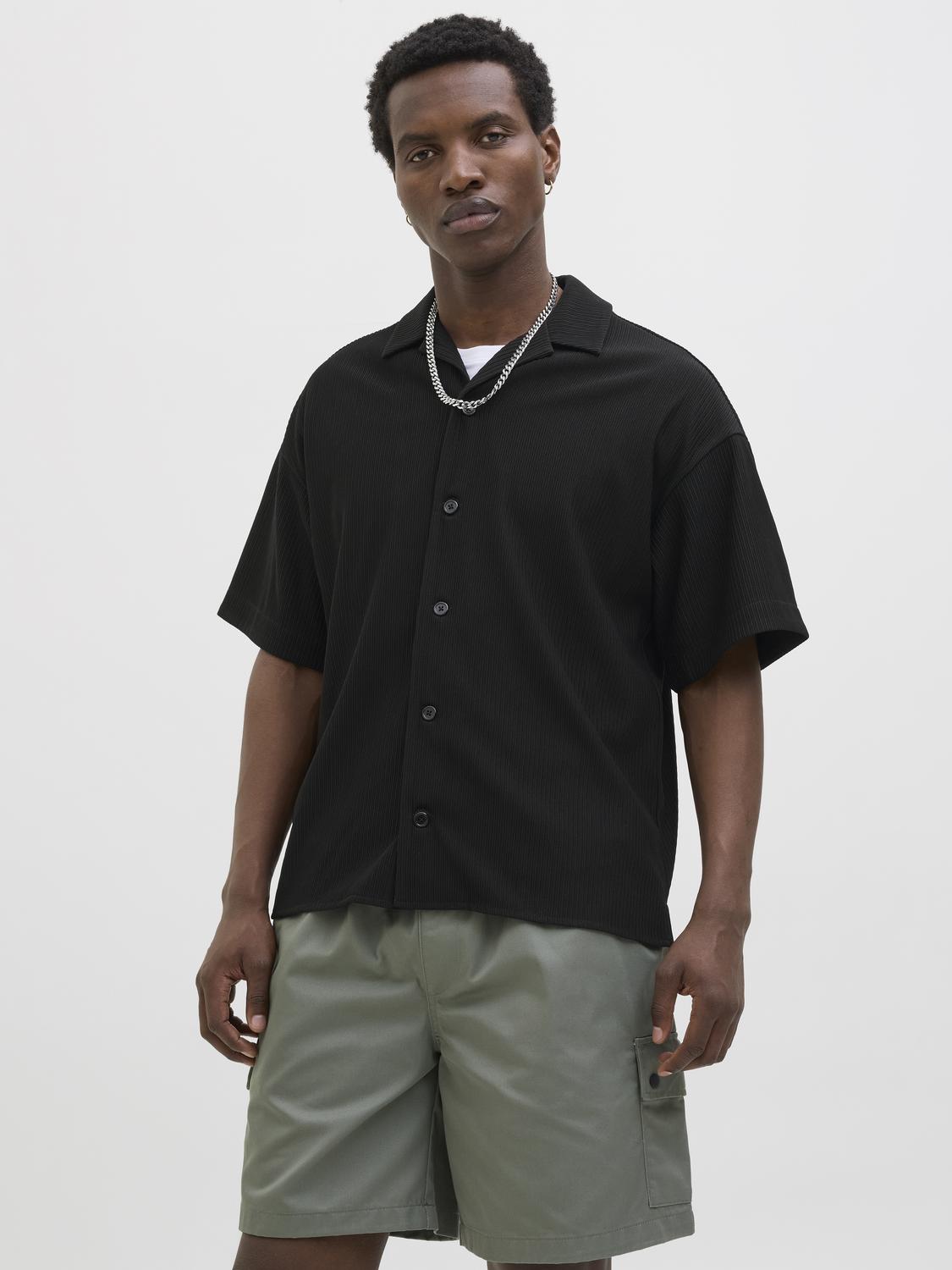 model_shot-front