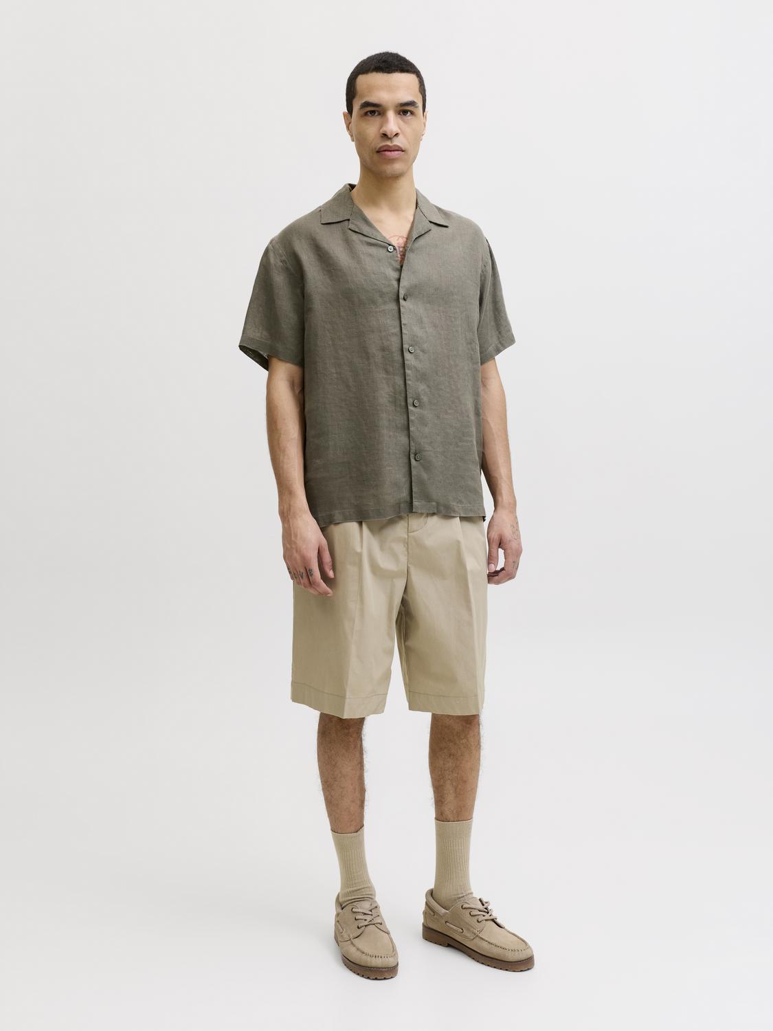 model_shot-front_full