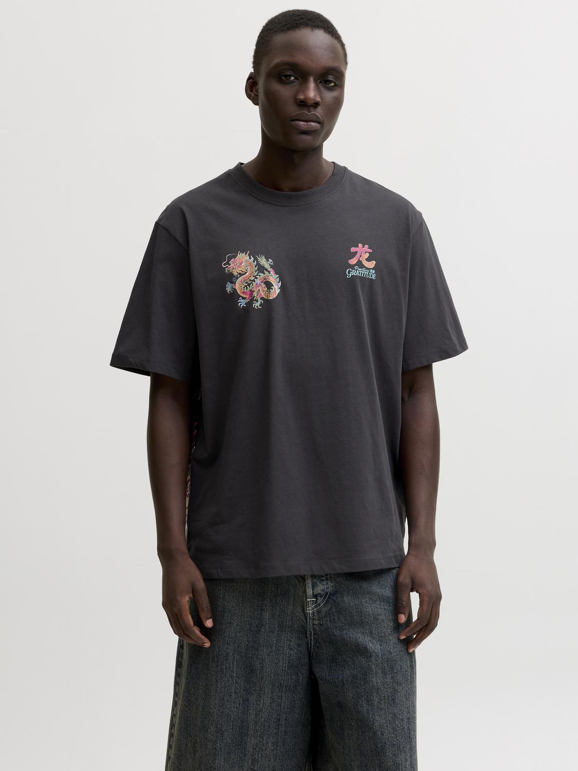 model_shot-front