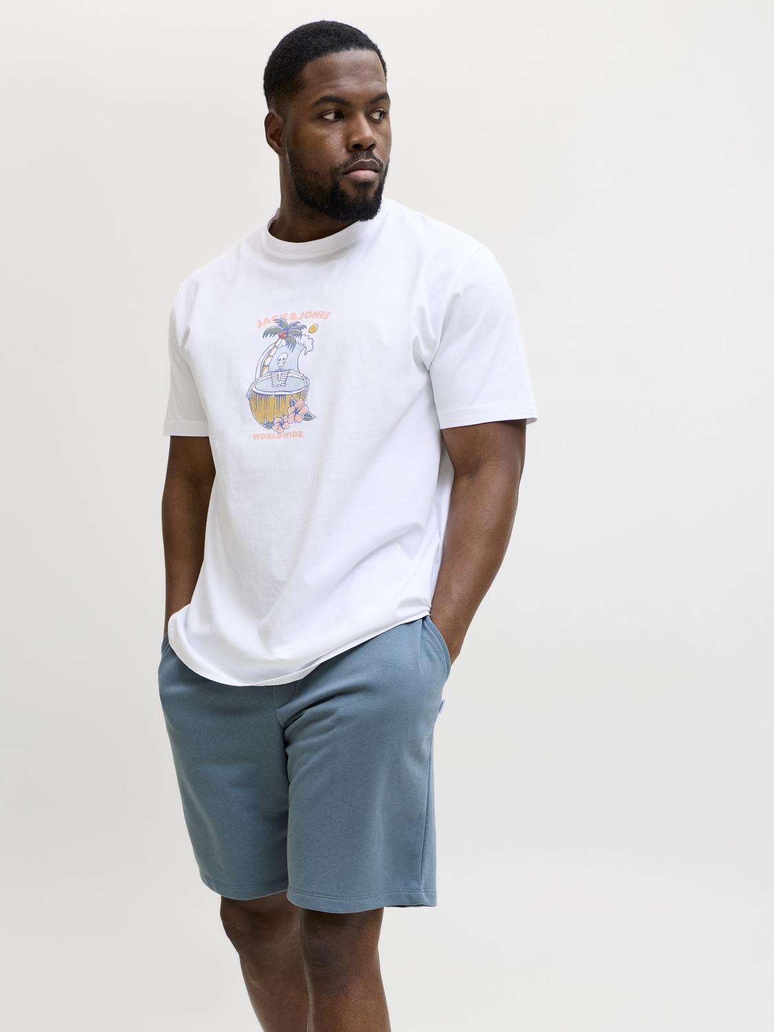 model_shot-creative