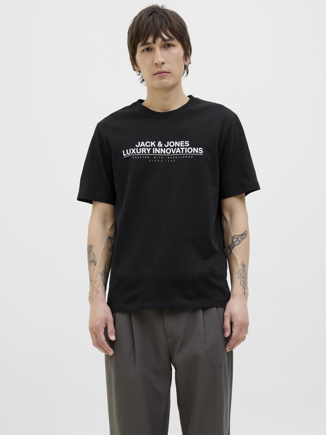 model_shot-front