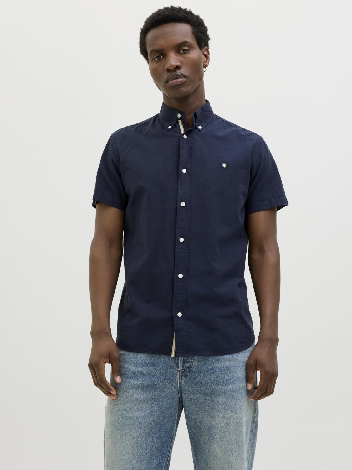model_shot-front