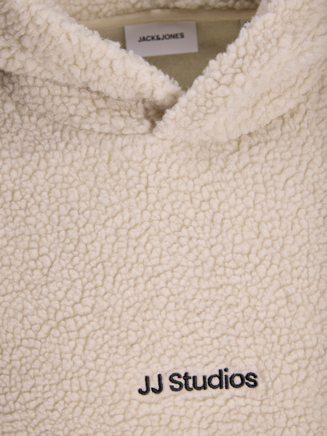 model_shot-detail