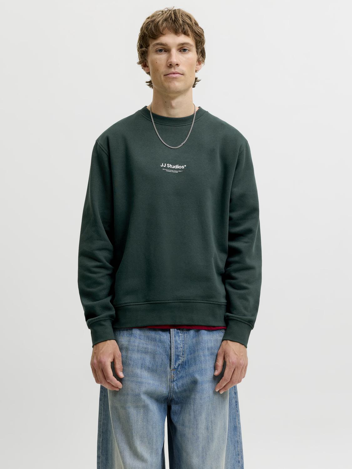 model_shot-front