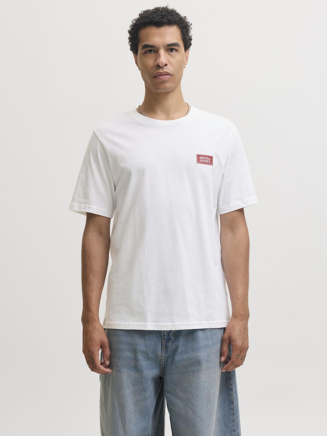 model_shot-front