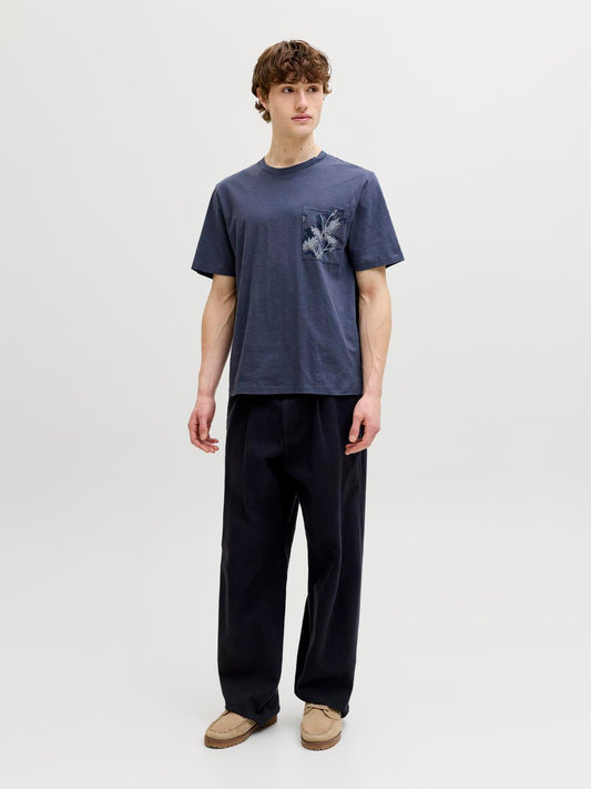 model_shot-front_full
