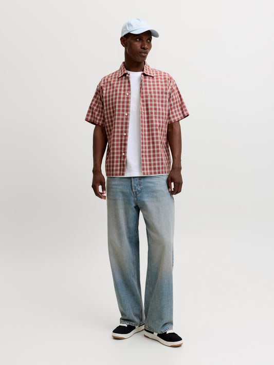 model_shot-front_full