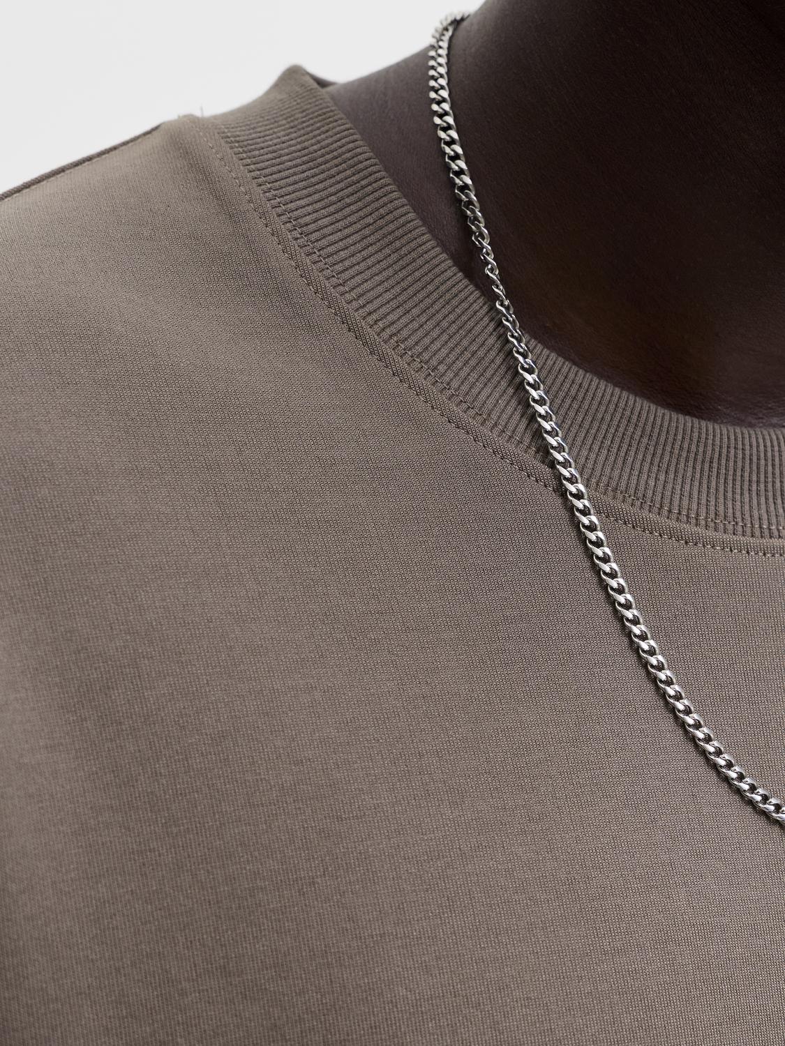 model_shot-detail