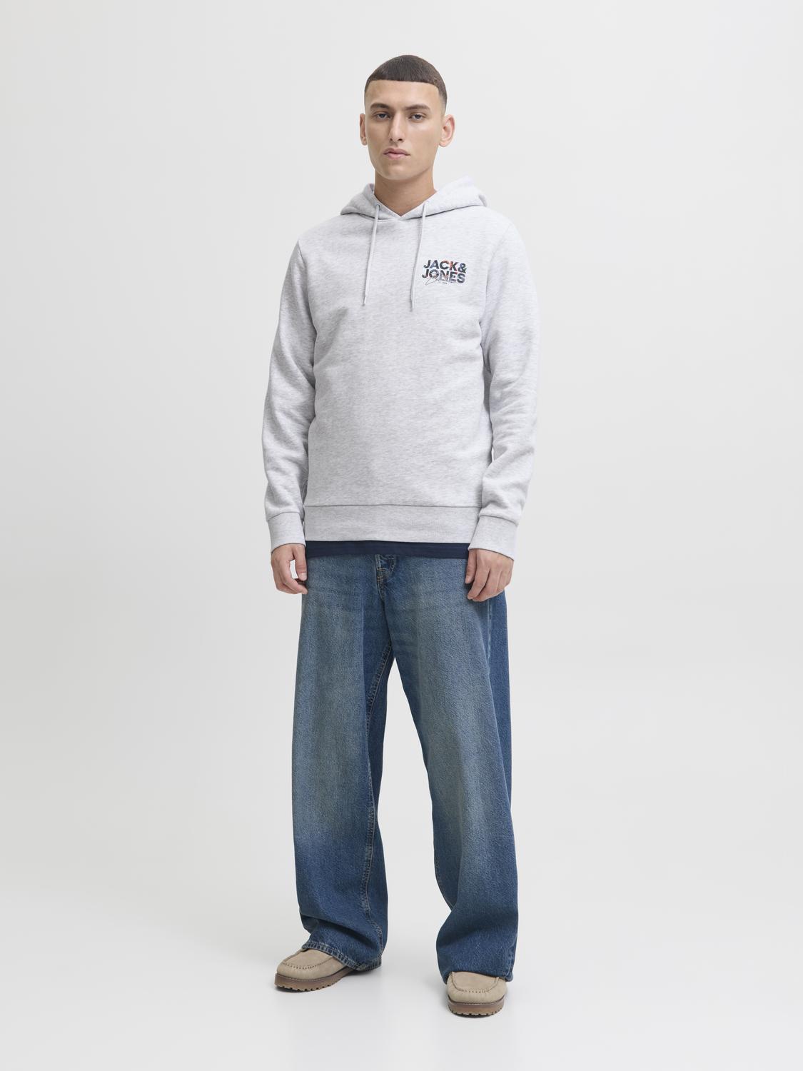 model_shot-front_full