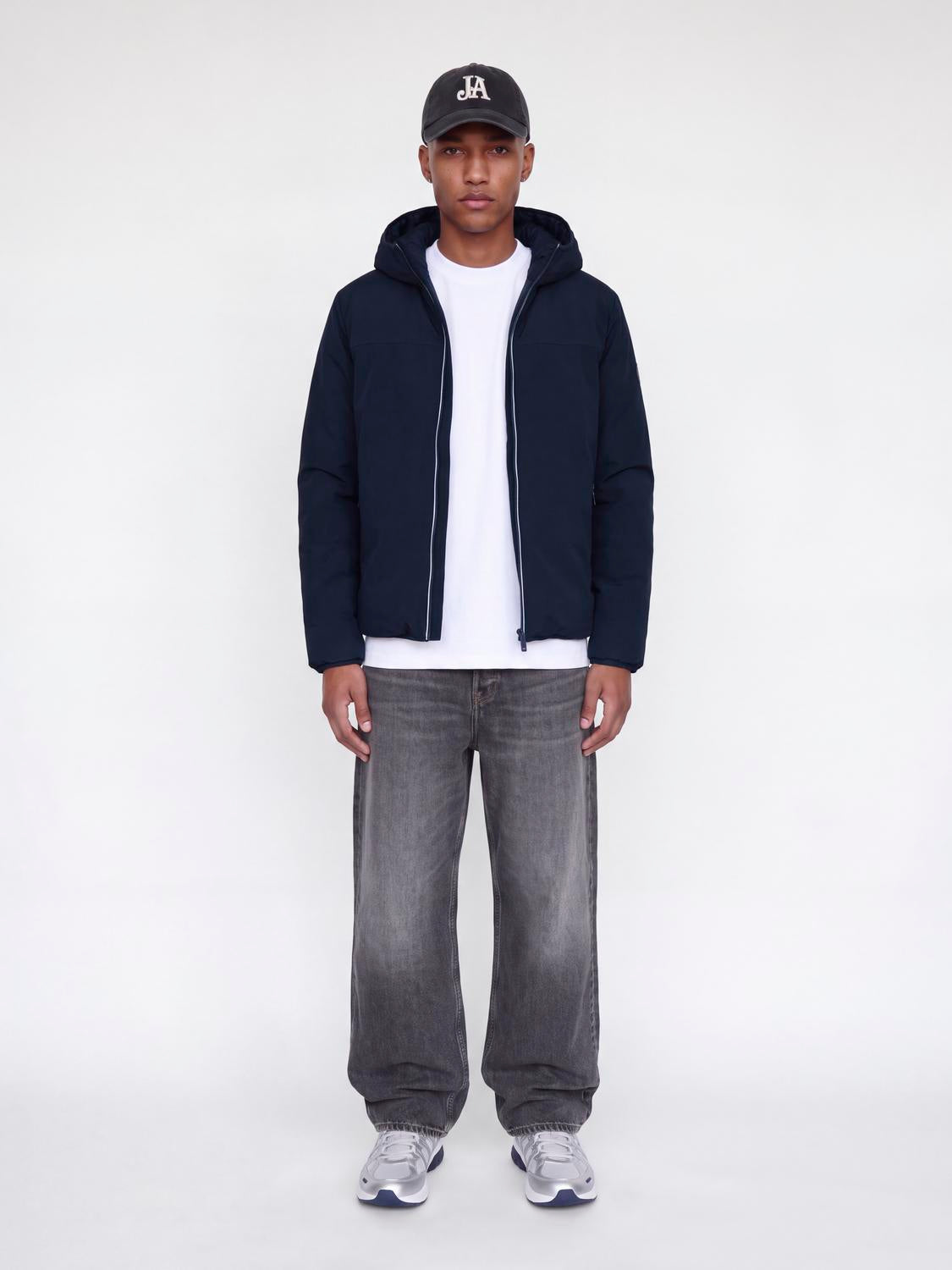model_shot-front_full