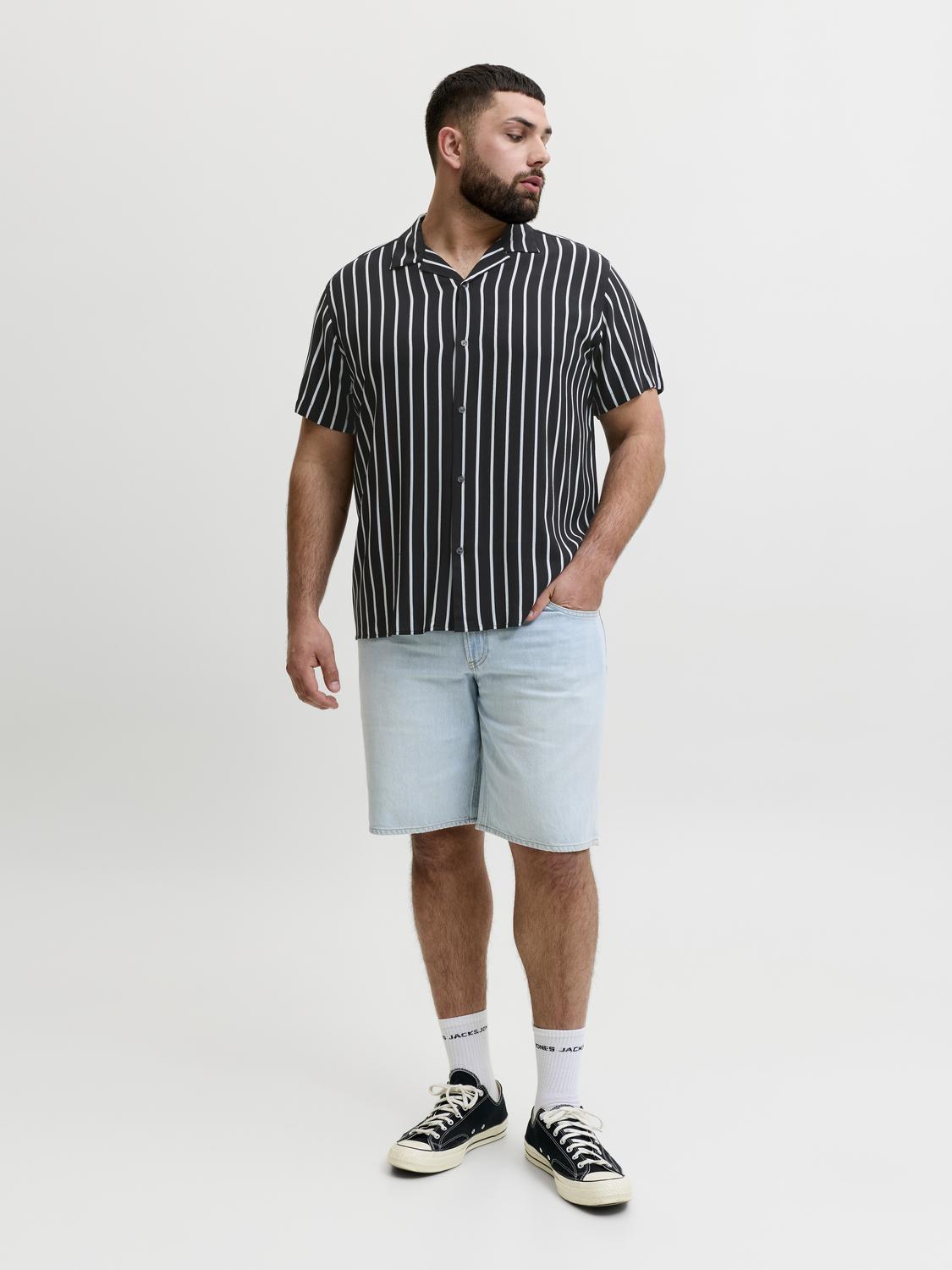 model_shot-front_full