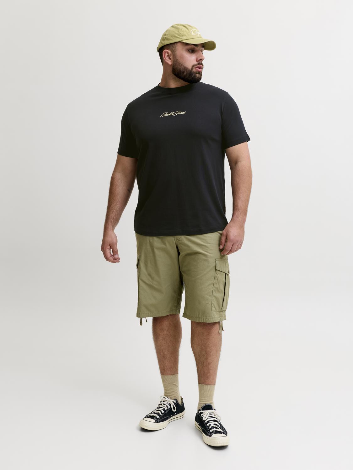 model_shot-front_full